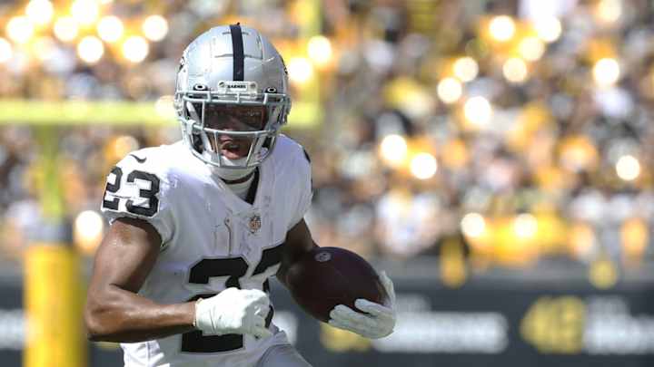 Drake Steps Up for Raiders With Jacobs Ailing Drake Steps Up for Raiders With Jacobs Ailing