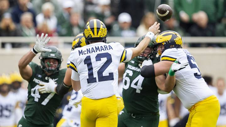 UM-MSU Halftime Analysis: Wolverines Capitalize on Turnovers, Kenneth Walker Shines UM-MSU Halftime Analysis: Wolverines Capitalize on Turnovers, Kenneth Walker Shines