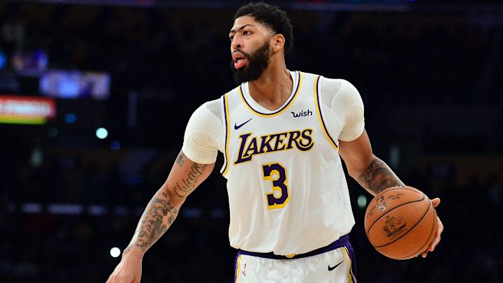 Lakers: Anthony Davis Questionable for Tuesday's Game Against Knicks