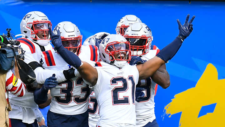 L.A. Story: Patriots Defeat Chargers 27-24; Move to 4-4 on the 2021 Season