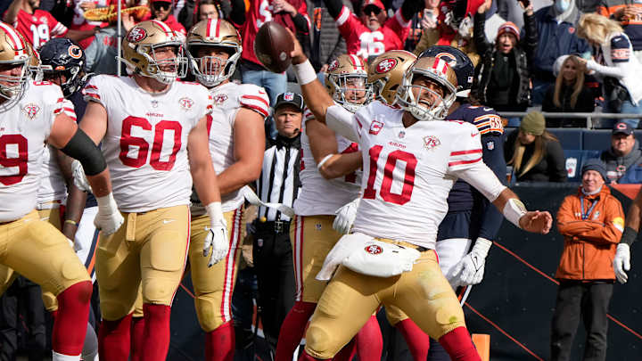 Winners Club: 49ers-Titans TNF Breakdown, Plus Omicron’s Threat to the Sports World