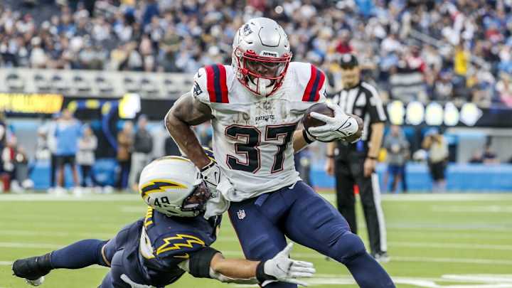 Previewing the Positions: Patriots Face Some Questions at Running Back Previewing the Positions: Patriots Face Some Questions at Running Back