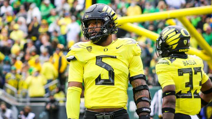 Kayvon Thibodeaux Named Semifinalist for Chuck Bednarik Award