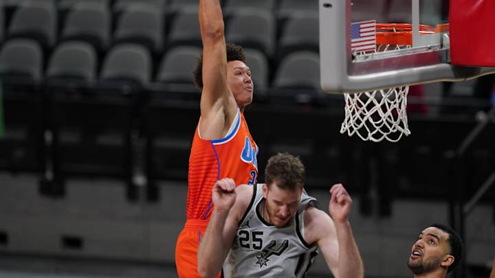 Sarr, Roby Provide Long-Term Depth in the Paint