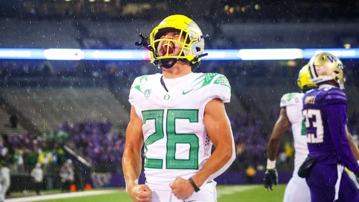 No. 4 Oregon Ducks Soundly Defeat Washington in Rivalry Game