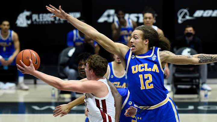 Developing: UCLA Men's Basketball Forward Mac Etienne Suffers Potential Season-Ending Knee Injury Developing: UCLA Men's Basketball Forward Mac Etienne Suffers Potential Season-Ending Knee Injury