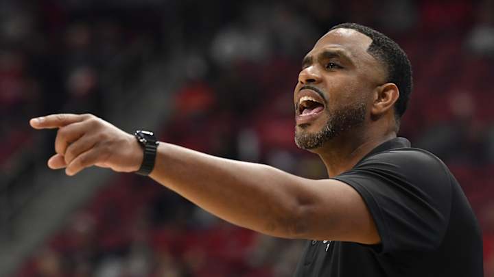 Spirited Film Session, Players-Only Meeting and Decompression Fuel Louisville's Rout of Mississippi State