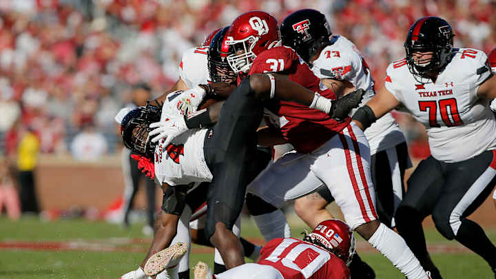 Oklahoma Starting 11: Defensive Lineman Jalen Redmond Oklahoma Starting 11: Defensive Lineman Jalen Redmond