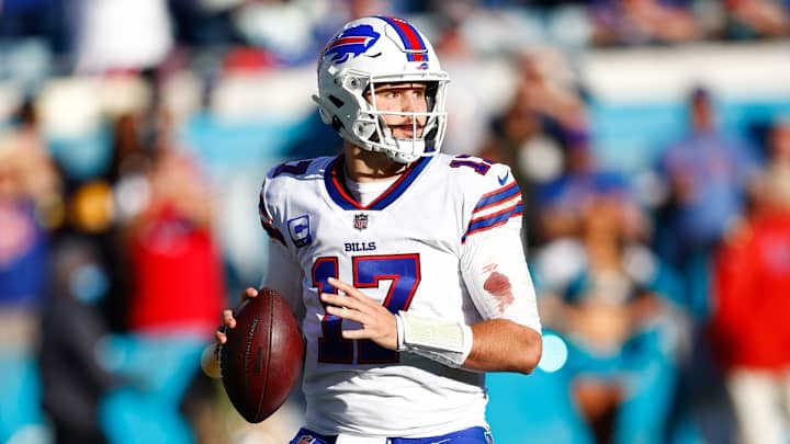 Bills QB Josh Allen Drops One-Word Comment on Idea of Stefon Diggs Leaving for Dallas