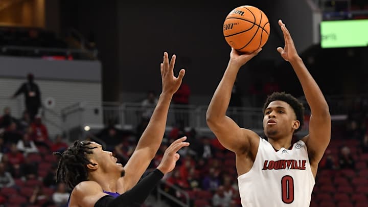 Louisville Holds Off Georgia Tech in Atlanta