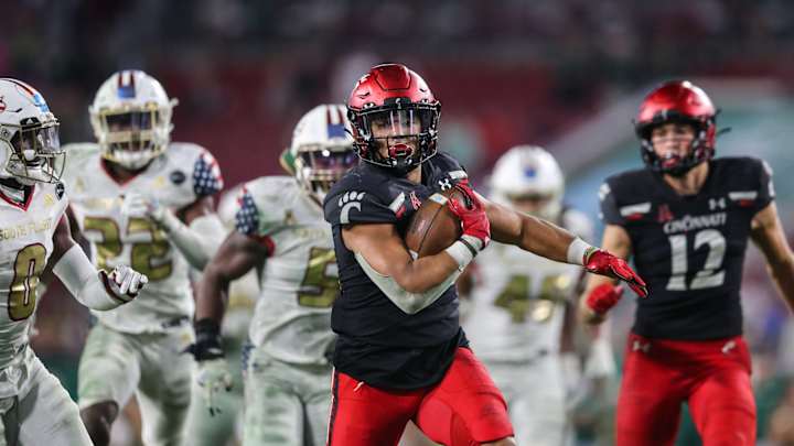 Listen: Radio Calls From the Bearcats' 45-28 Win Over South Florida Listen: Radio Calls From the Bearcats' 45-28 Win Over South Florida