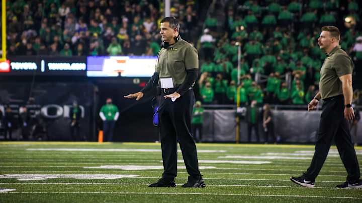 Oregon Rises in Week 12 AP Poll Following Win over Washington State