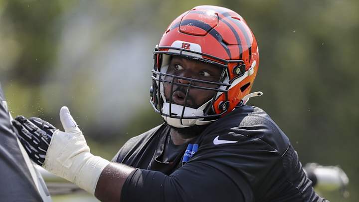 Tyler Shelvin Dealing With Left Wrist Injury Following 'Slight Procedure'