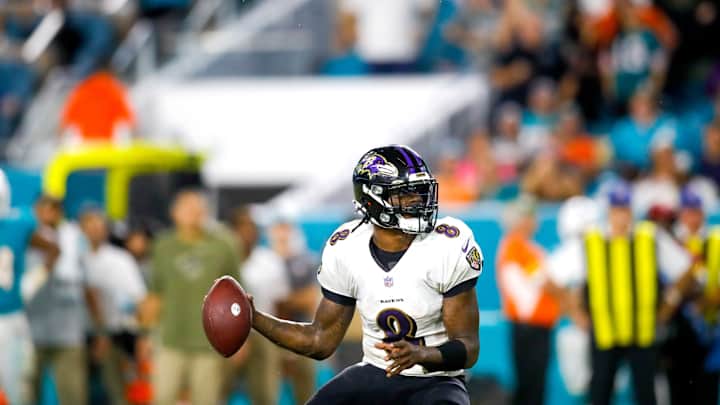 Report: Lamar Jackson Not At Ravens' Wednesday Practice, Tyler Huntley Not Throwing