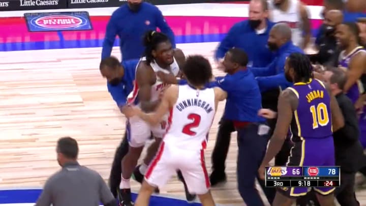 Pistons Center Isaiah Stewart Restrained by Teammates After LeBron James Elbow to Face