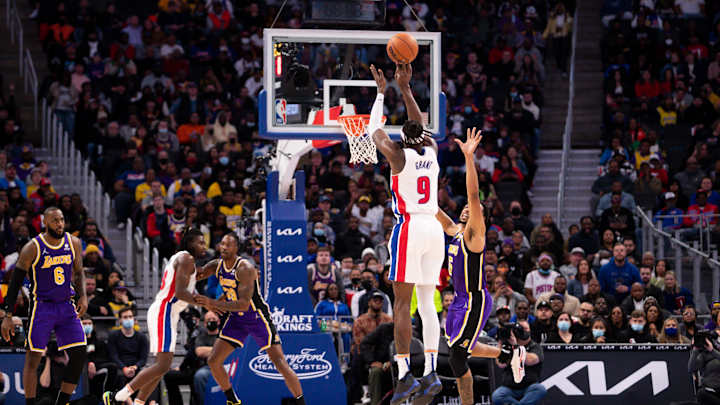 Jerami Grant, Carmelo Anthony Duel as Lakers Top Pistons