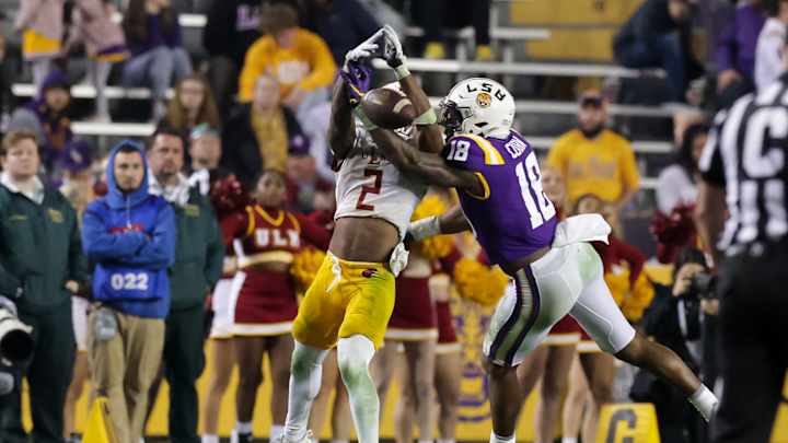 LSU Linebacker Damone Clark Named a Finalist for Butkus Award
