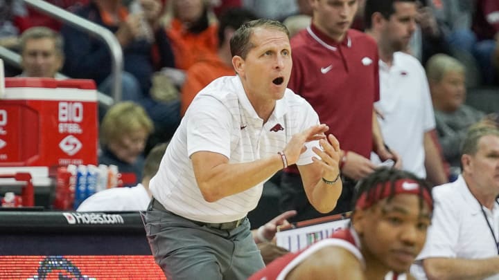 Lykes' Free Throws Down Stretch Pace Hogs to Win Over K-State