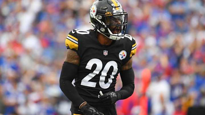 VFL Standouts in NFL Week 11: Sutton Makes Key Play on SNF