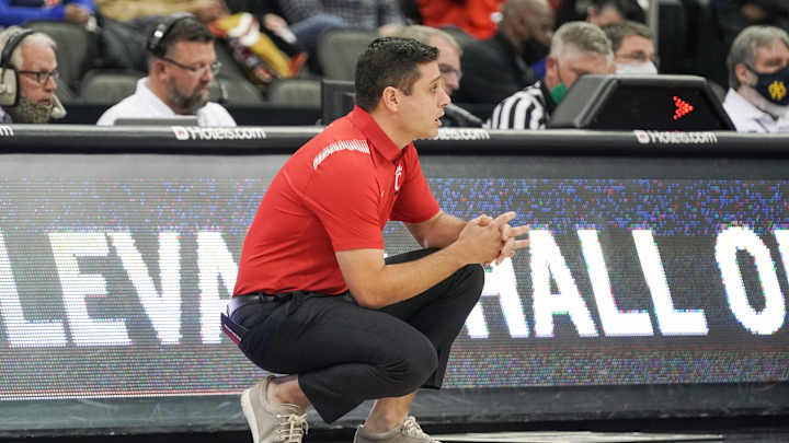 Watch: Highlights From Bearcats 71-51 Demolition of Illinois