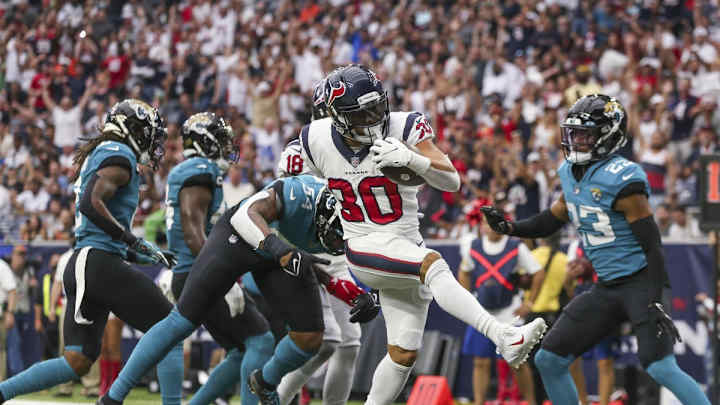 Dolphins Pick Up Lindsay