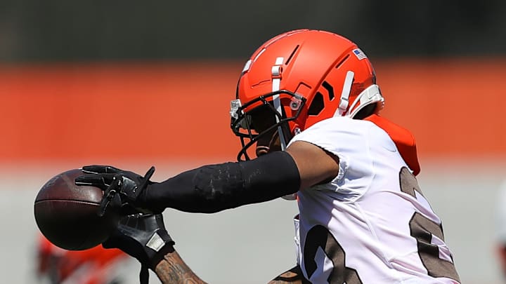 Kareem Hunt, Troy Hill "Week to Week", Unlikely to Play Against Raiders