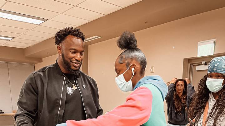 Marcel Reece Delivers Thanksgiving Baskets to Families in Need Marcel Reece Delivers Thanksgiving Baskets to Families in Need