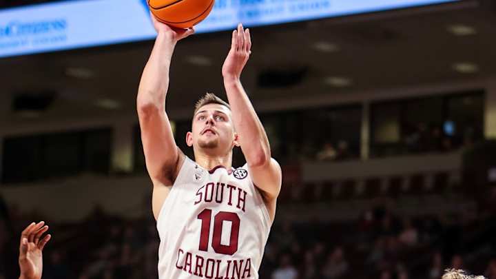 Ex-Husky Guard Finds Range Again After Frigid Start with New Team