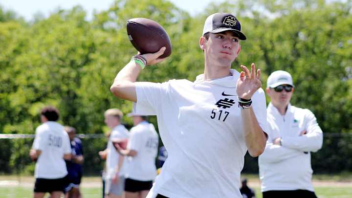 QB Recruits to Track as College Football's Coaching Carousel Spins