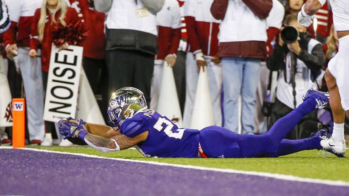 Huskies Start Huard But Never Get Started; Calamitous Season Ends With Rout