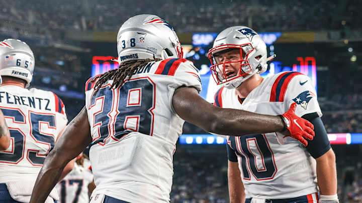 Circumstances Differ, But Titans and Patriots Share Singular Approach to Run Game