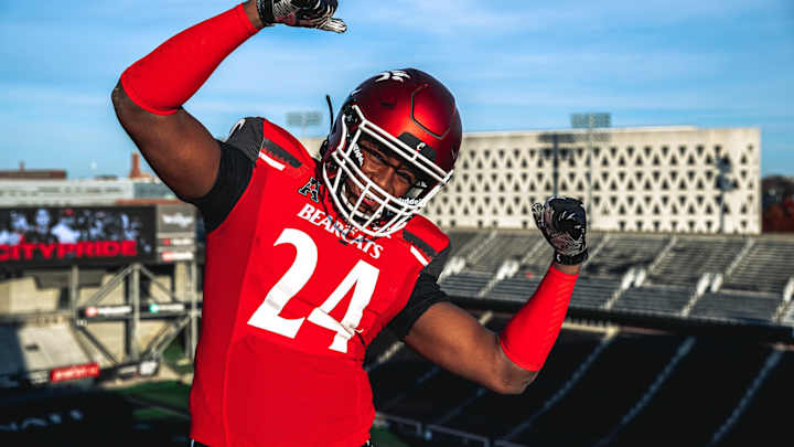Top 2022 Edge Rusher Mario Eugenio Commits to Cincinnati