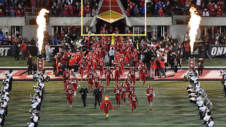 Louisville Cracks Phil Steele's 2022 Preseason Top 40 Louisville Cracks Phil Steele's 2022 Preseason Top 40