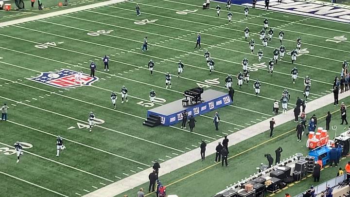Jalen Hurts Throws Two Red-Zone Picks, Allowing Giants to Take 3-0 Lead