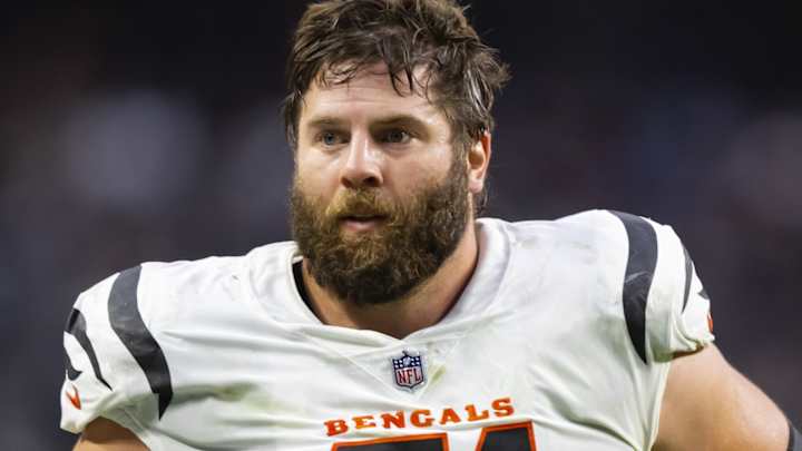 Bengals Right Tackle Riley Reiff Leaves Game Against Steelers With Injury