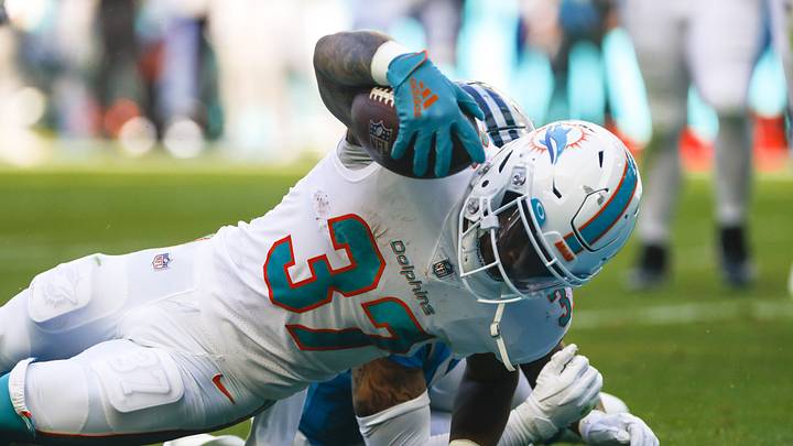 Gaskin Responds to Running Back Signing By Scoring Twice