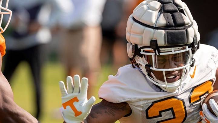 Tennessee RB Named SEC Freshman of the Week