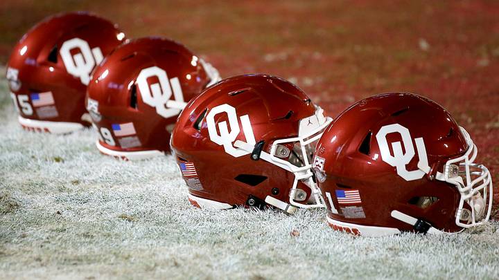 Oklahoma Quarterback Enters Transfer Portal