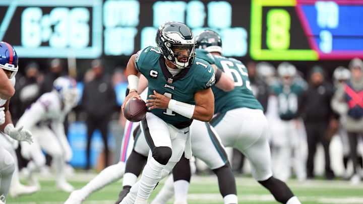 Jalen Hurts Can Make Statement by Beating Tom Brady