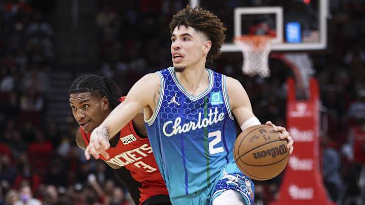 How to Watch, Listen, & Receive LIVE Updates of Hornets vs Bucks