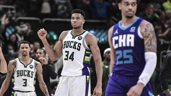 Giannis Hits Game-Winner to Down Hornets Giannis Hits Game-Winner to Down Hornets