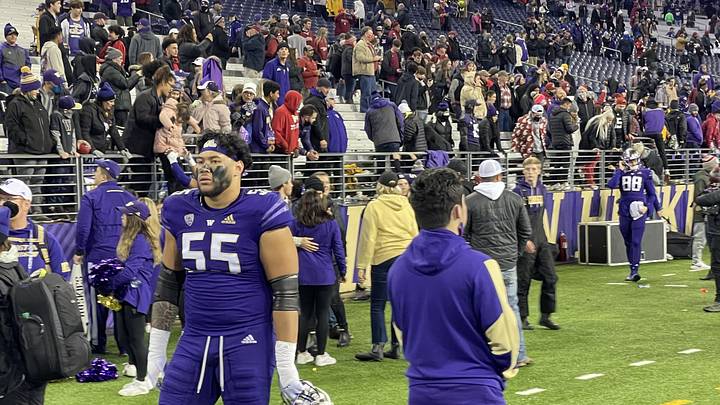 Choosing a New Husky Offensive Line for DeBoer to Consider