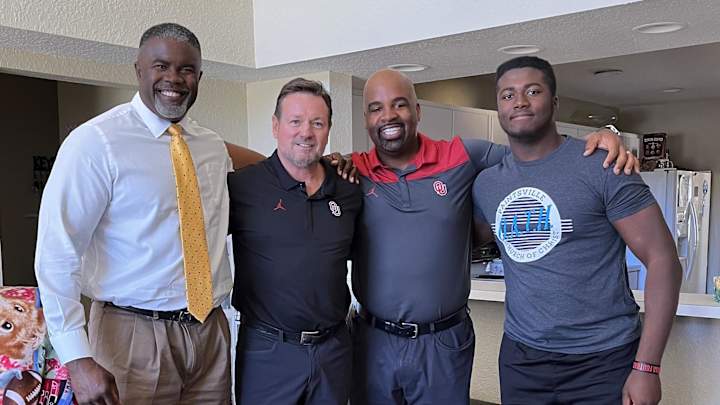 Countdown to Signing Day: Bob Stoops Visits Oklahoma's Top Commit Countdown to Signing Day: Bob Stoops Visits Oklahoma's Top Commit