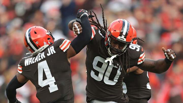 Report: Browns Trying to Bring Back Jarvis Landry and Jadeveon Clowney Report: Browns Trying to Bring Back Jarvis Landry and Jadeveon Clowney