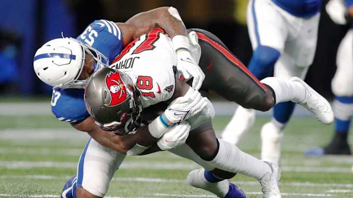 Colts' Darius Leonard Believes He's Starting To 'Feel Like Himself'