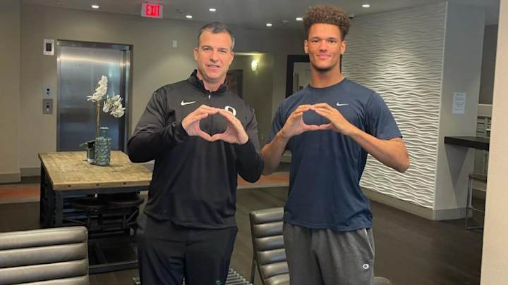Cyrus Moss Recaps In-Home Visit With Mario Cristobal and Staff Ahead of Decision Cyrus Moss Recaps In-Home Visit With Mario Cristobal and Staff Ahead of Decision