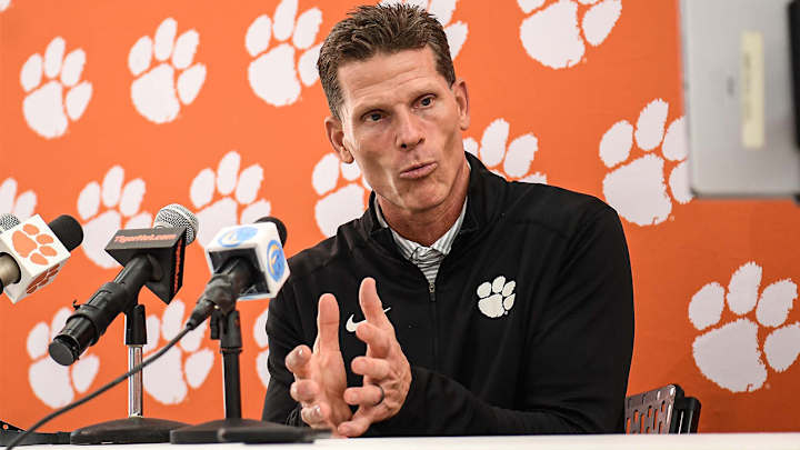 Sources: Oklahoma Looks to Finalize Deal With Clemson DC Brent Venables for Head Coach Opening Sources: Oklahoma Looks to Finalize Deal With Clemson DC Brent Venables for Head Coach Opening