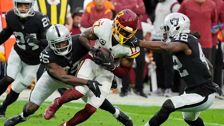 Thanks To 4th Kicker, Washington Survives Raiders in Thriller Thanks To 4th Kicker, Washington Survives Raiders in Thriller