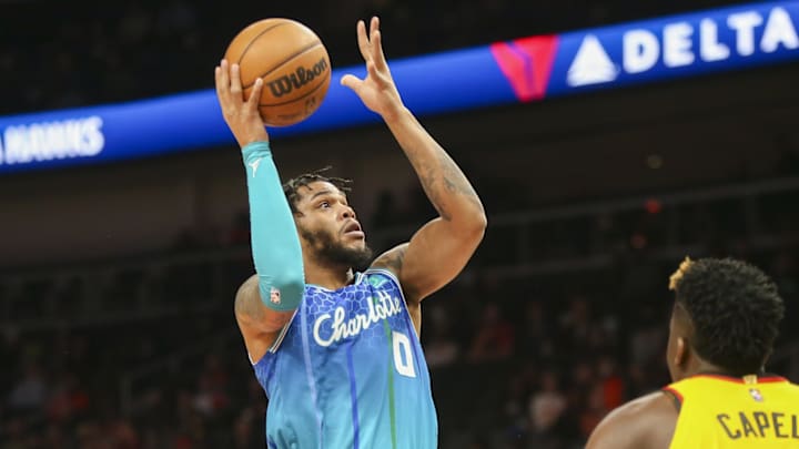 Shorthanded Hornets Take Down Hawks On the Road Shorthanded Hornets Take Down Hawks On the Road