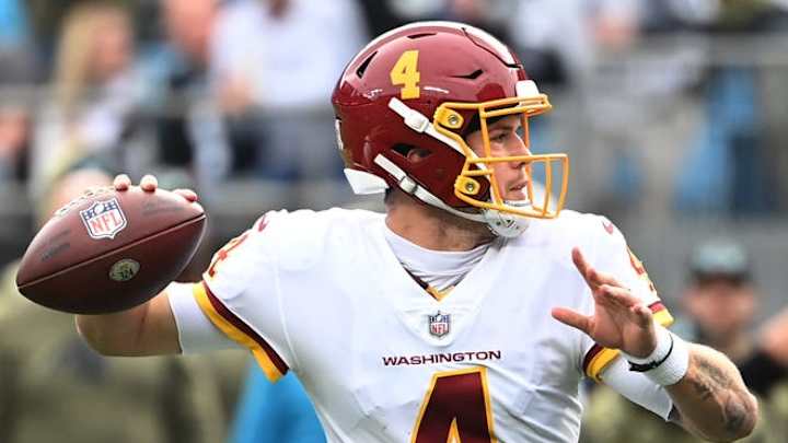 With Stingy Defense, Washington Holds 7-3 Halftime Lead Over Raiders